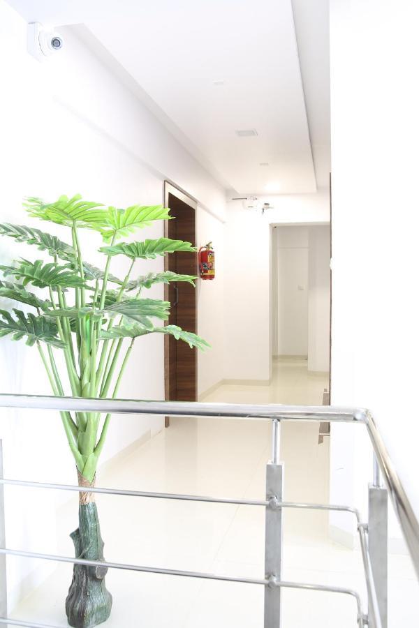 Hotel Apple Inn นาวีมุมไบ ภายนอก รูปภาพ