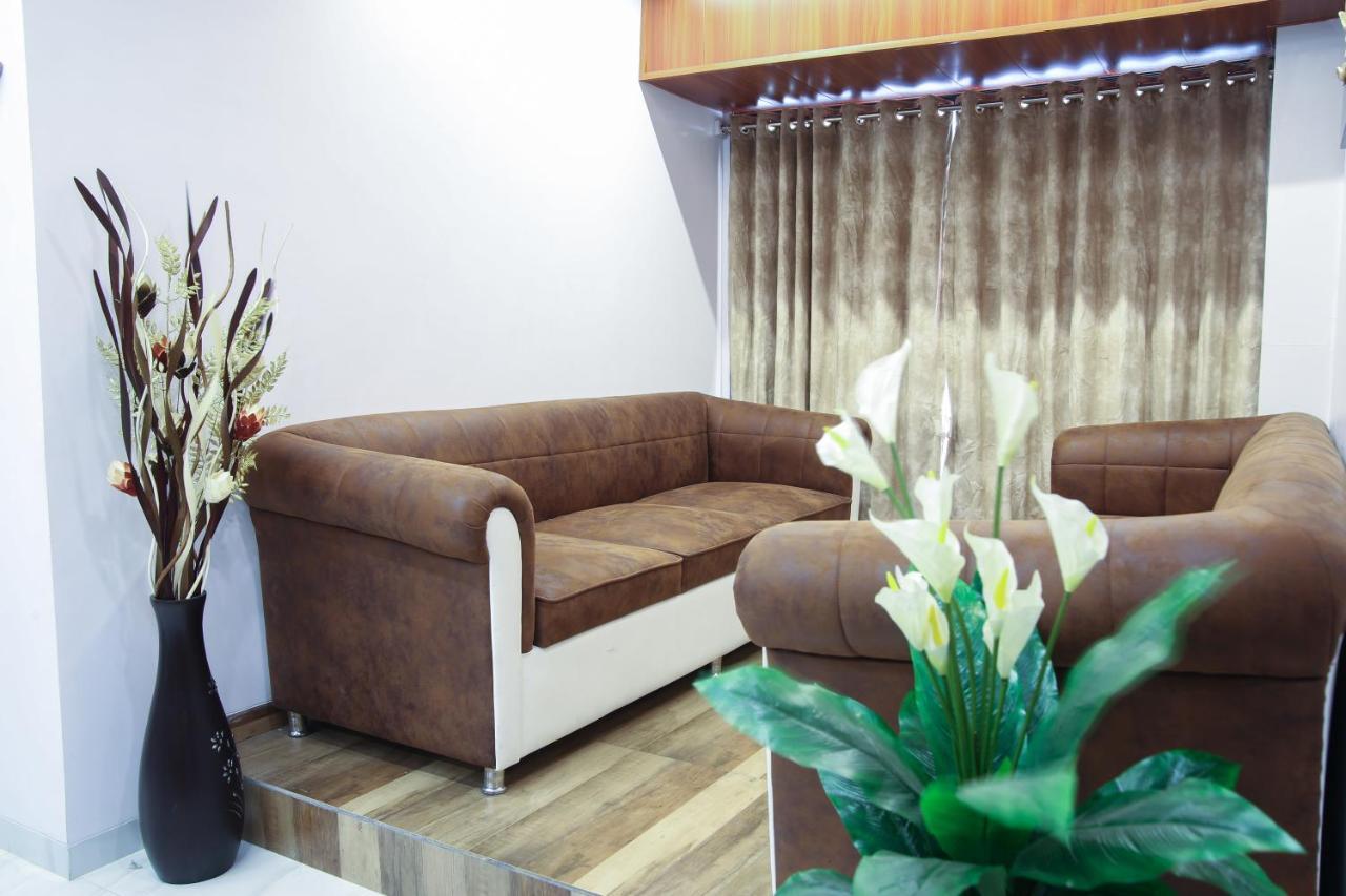 Hotel Apple Inn นาวีมุมไบ ภายนอก รูปภาพ