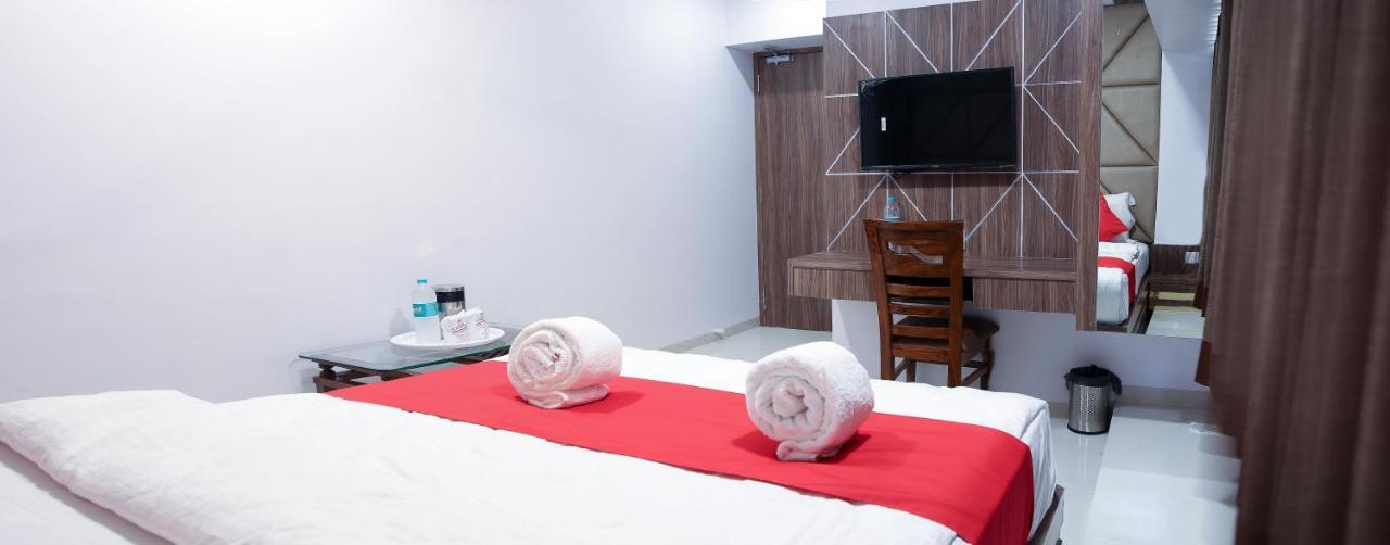 Hotel Apple Inn นาวีมุมไบ ภายนอก รูปภาพ