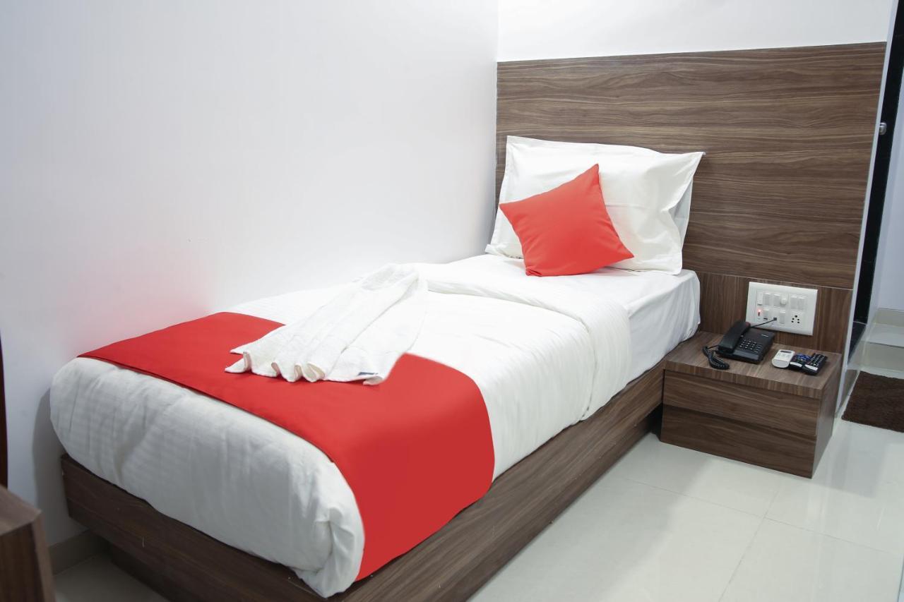 Hotel Apple Inn นาวีมุมไบ ภายนอก รูปภาพ